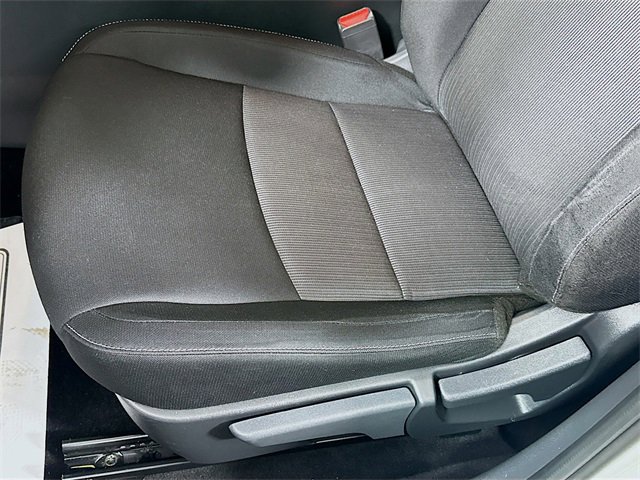 Vehicle image 16 of 31