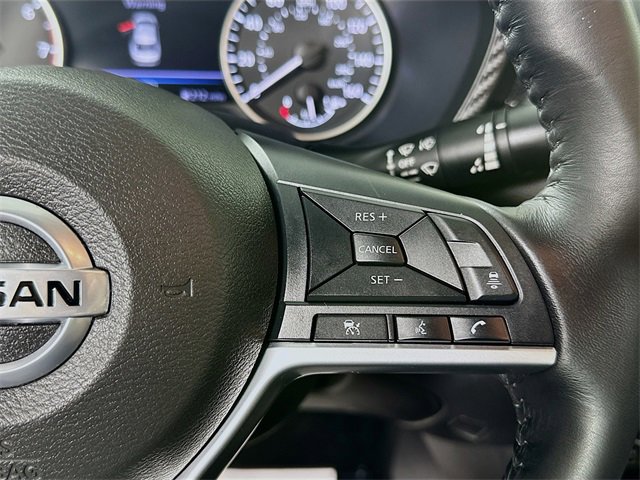 Vehicle image 12 of 31