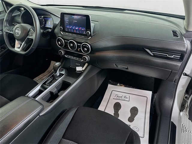 Vehicle image 14 of 31