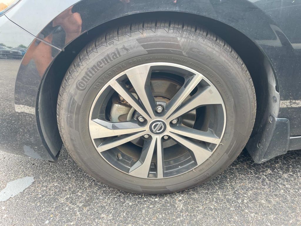 Vehicle image 13 of 20
