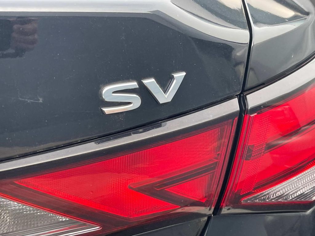 Vehicle image 12 of 20