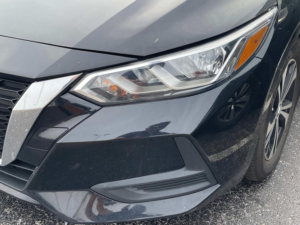 Vehicle image 10 of 20