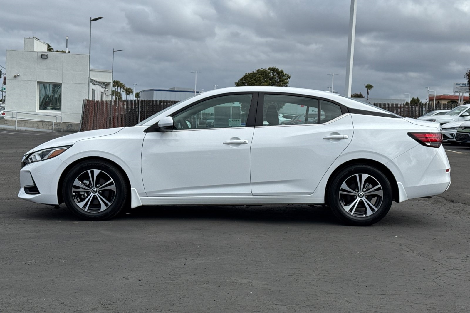 Vehicle image 9 of 28