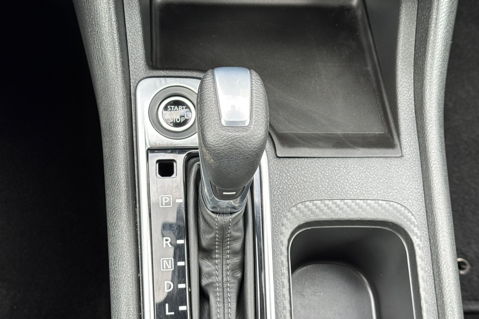 Vehicle image 20 of 28