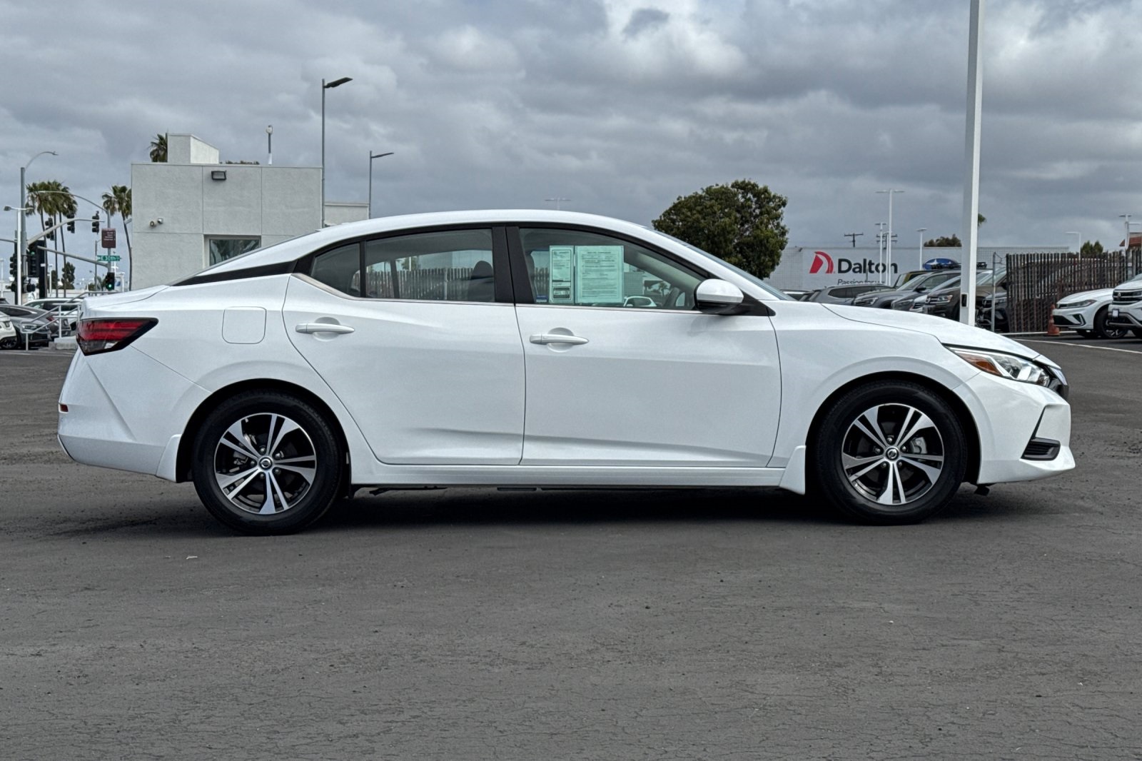 Vehicle image 5 of 28