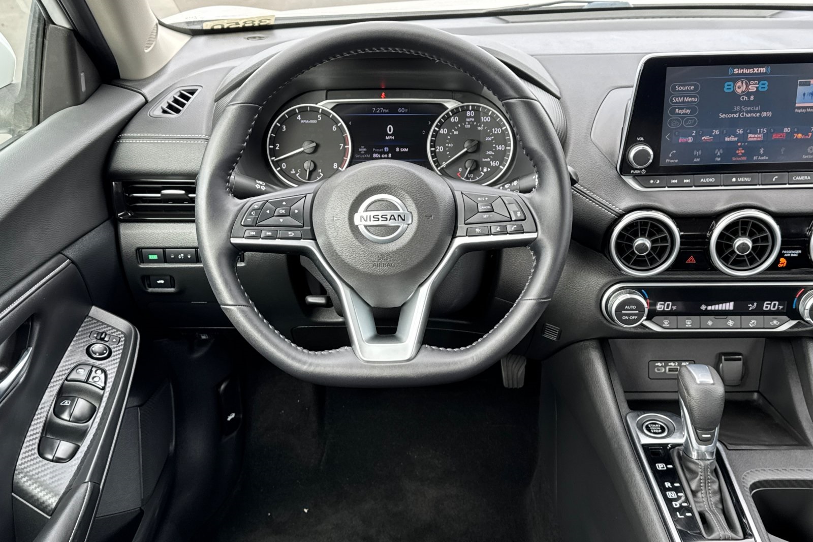 Vehicle image 14 of 28