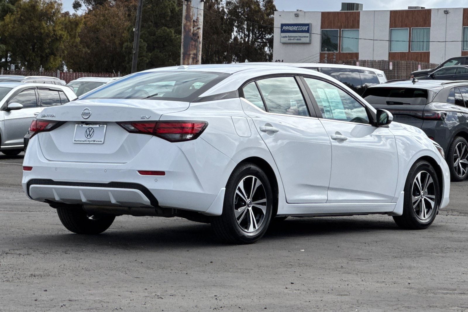Vehicle image 6 of 28