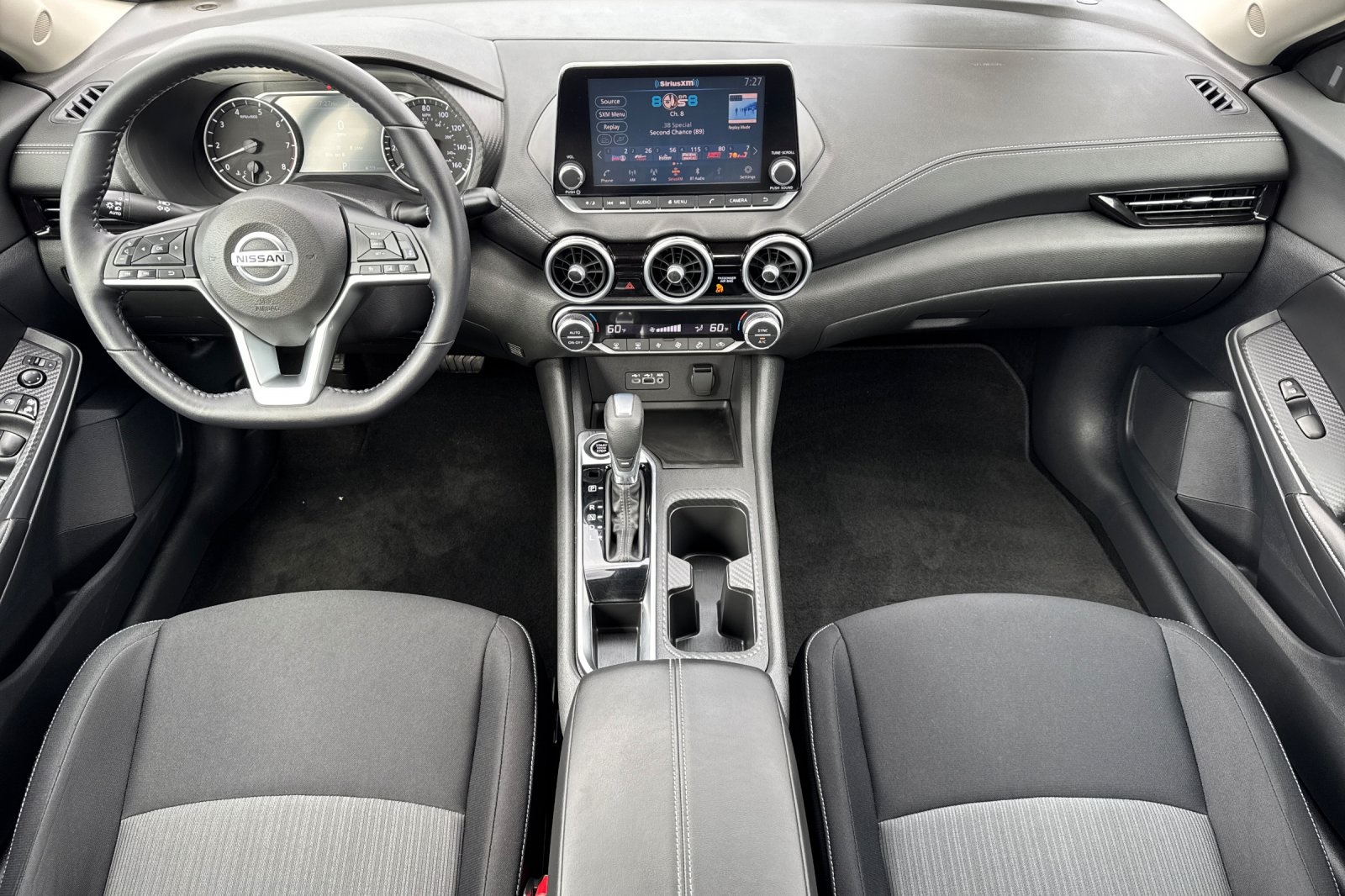 Vehicle image 13 of 28