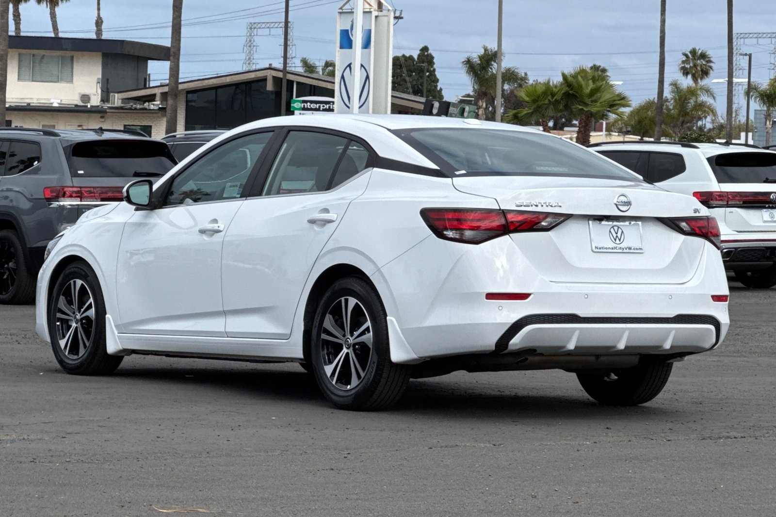 Vehicle image 8 of 28