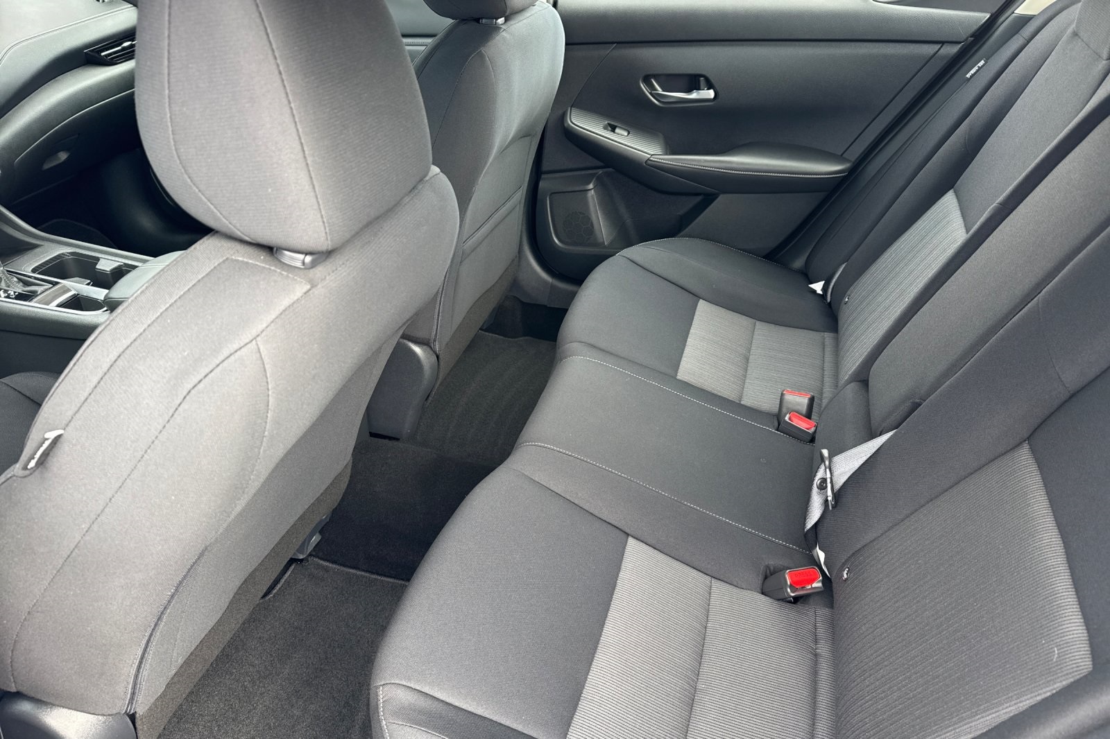 Vehicle image 12 of 28