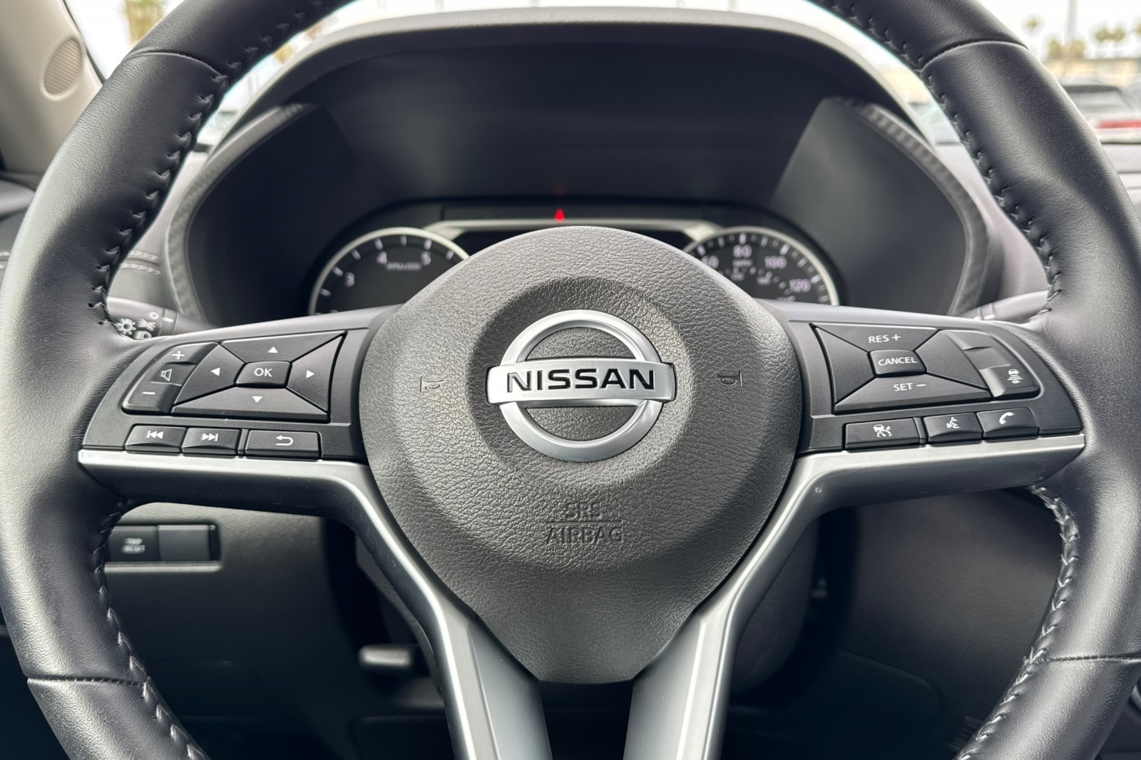 Vehicle image 22 of 28