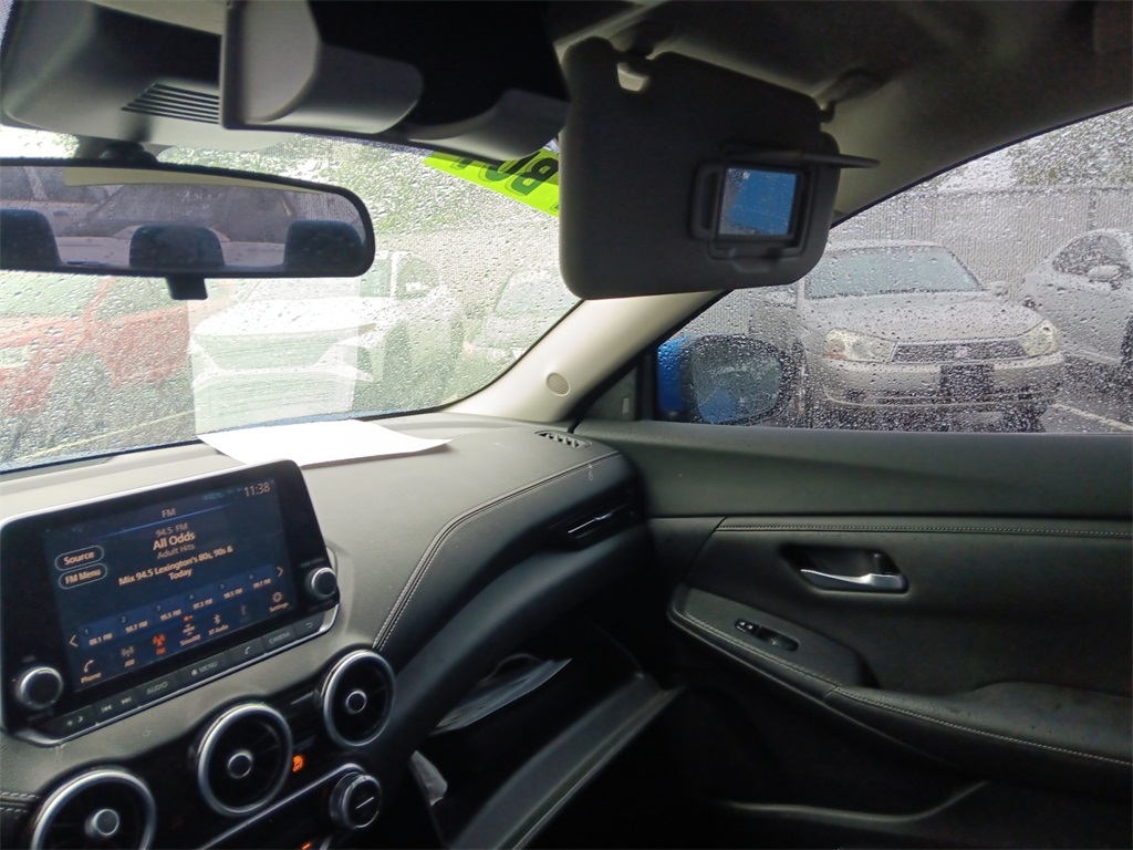 Vehicle image 15 of 24