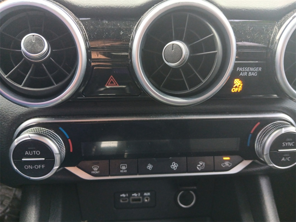 Vehicle image 19 of 24