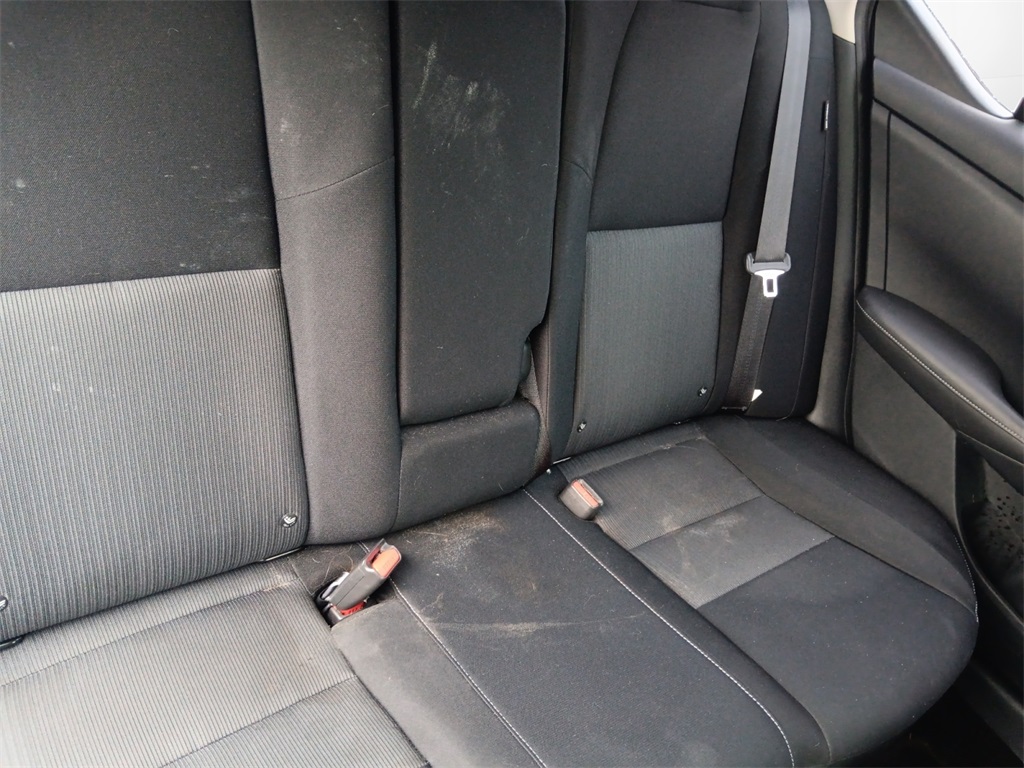 Vehicle image 12 of 24