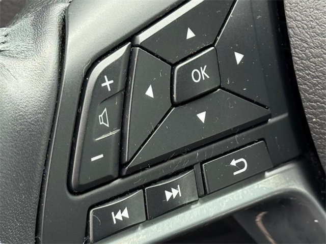 Vehicle image 17 of 20