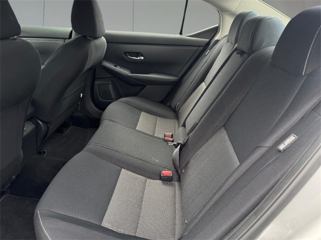 Vehicle image 8 of 20