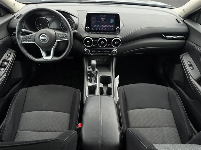 Vehicle image 10 of 20