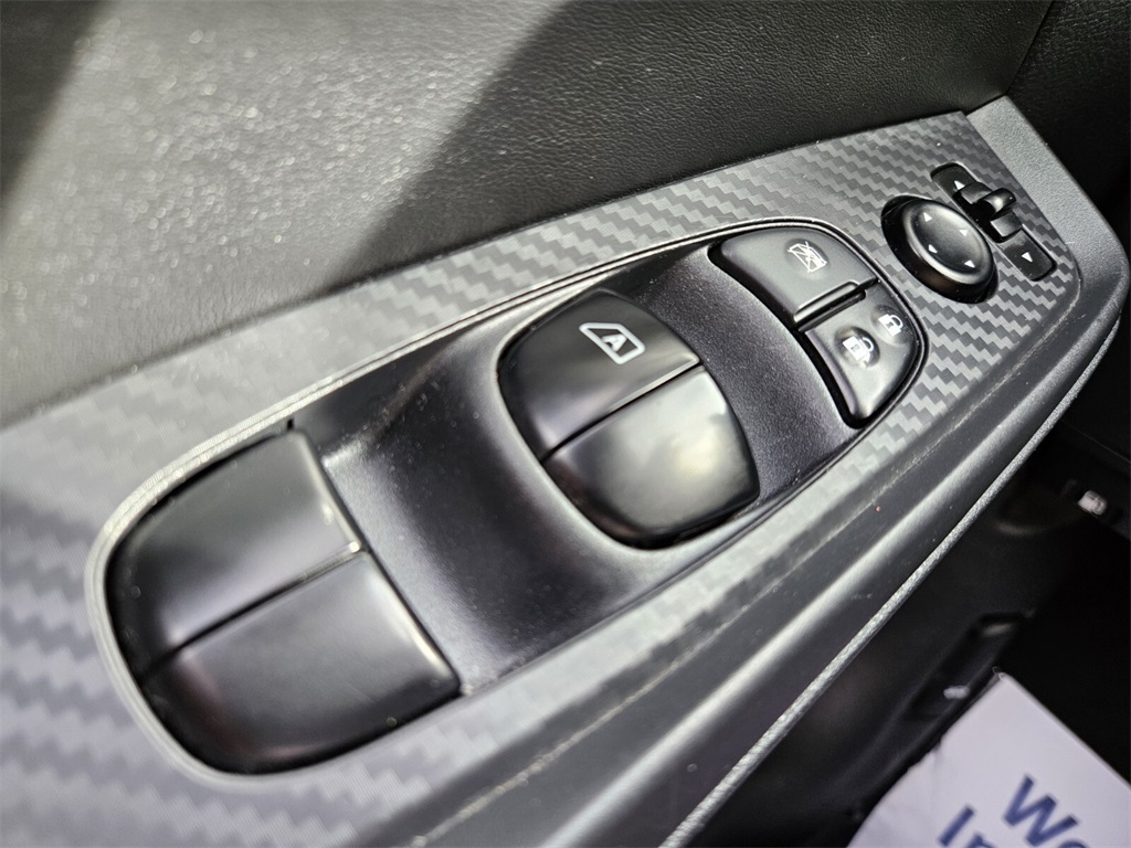 Vehicle image 29 of 30