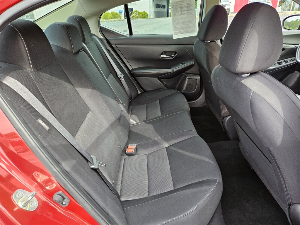 Vehicle image 14 of 30