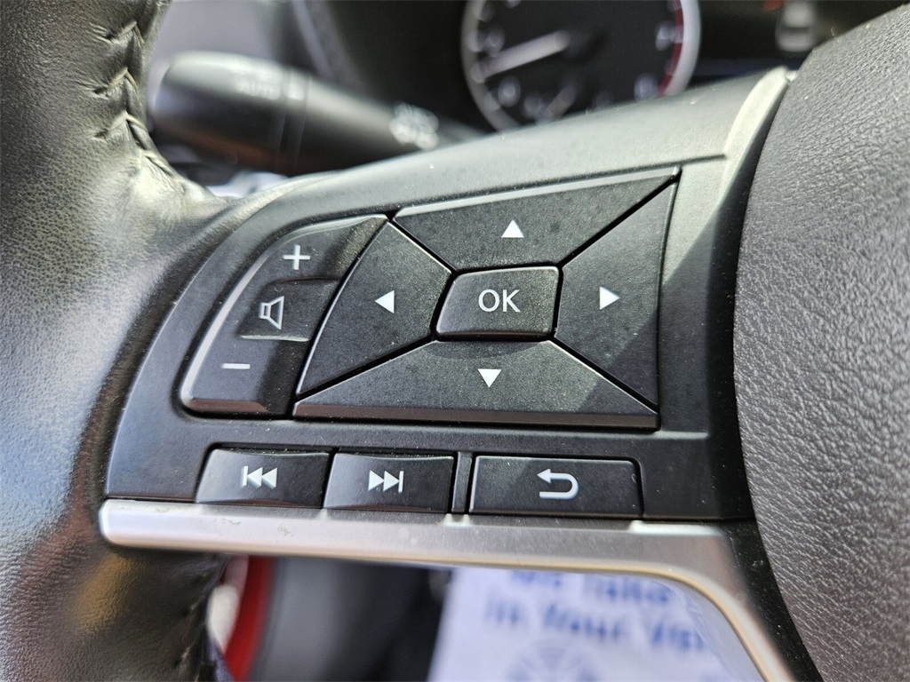 Vehicle image 26 of 30