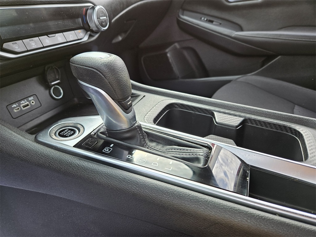 Vehicle image 22 of 30