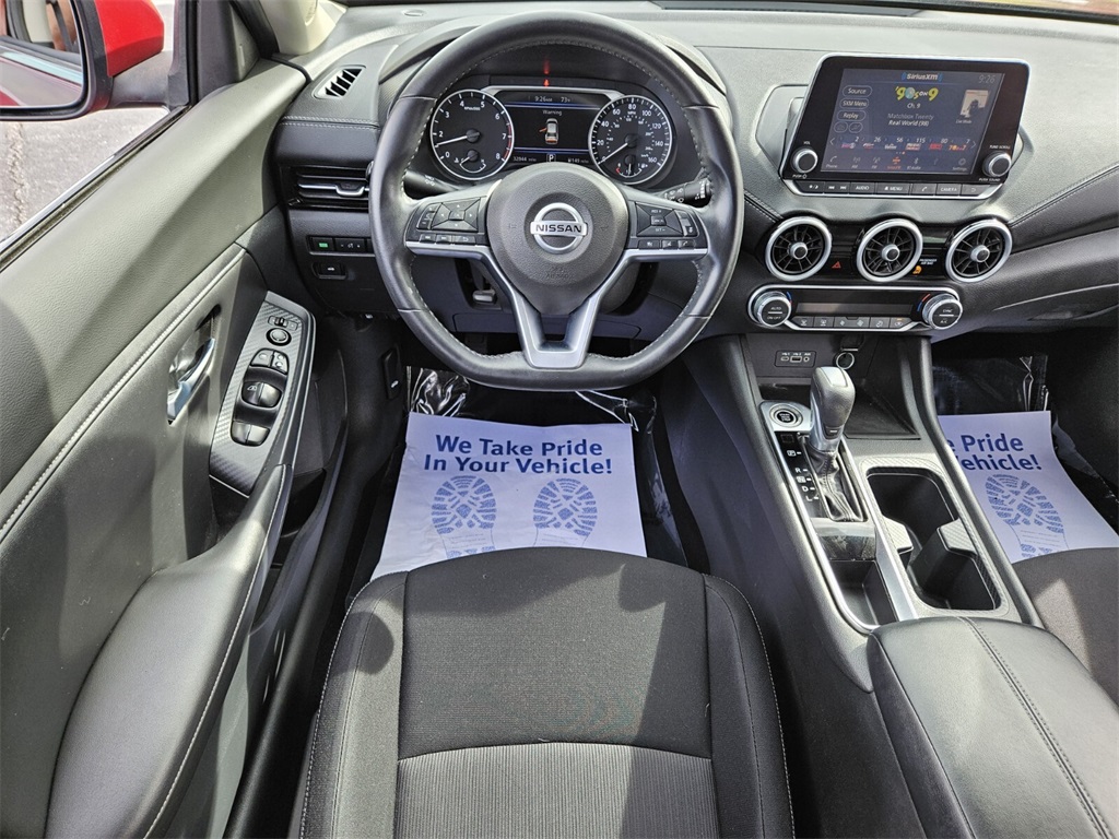 Vehicle image 10 of 30