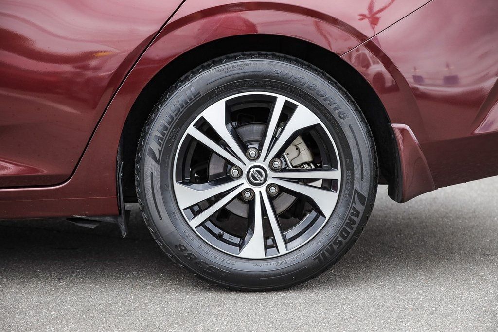 Vehicle image 10 of 28