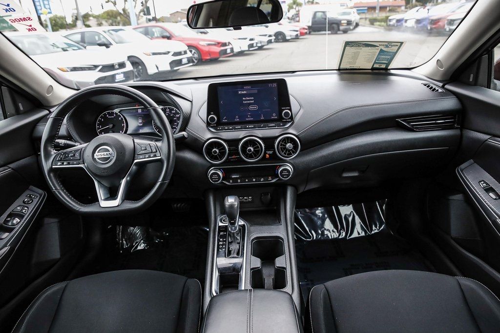 Vehicle image 12 of 28