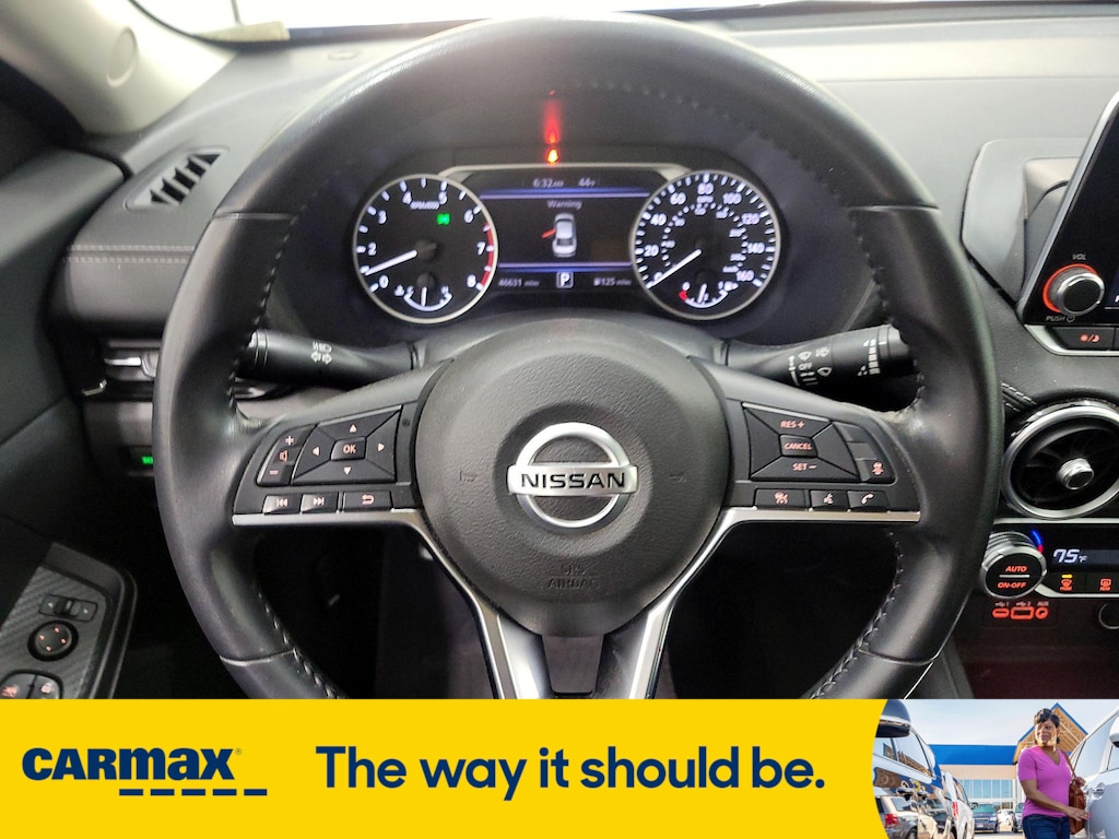 Vehicle image 11 of 24