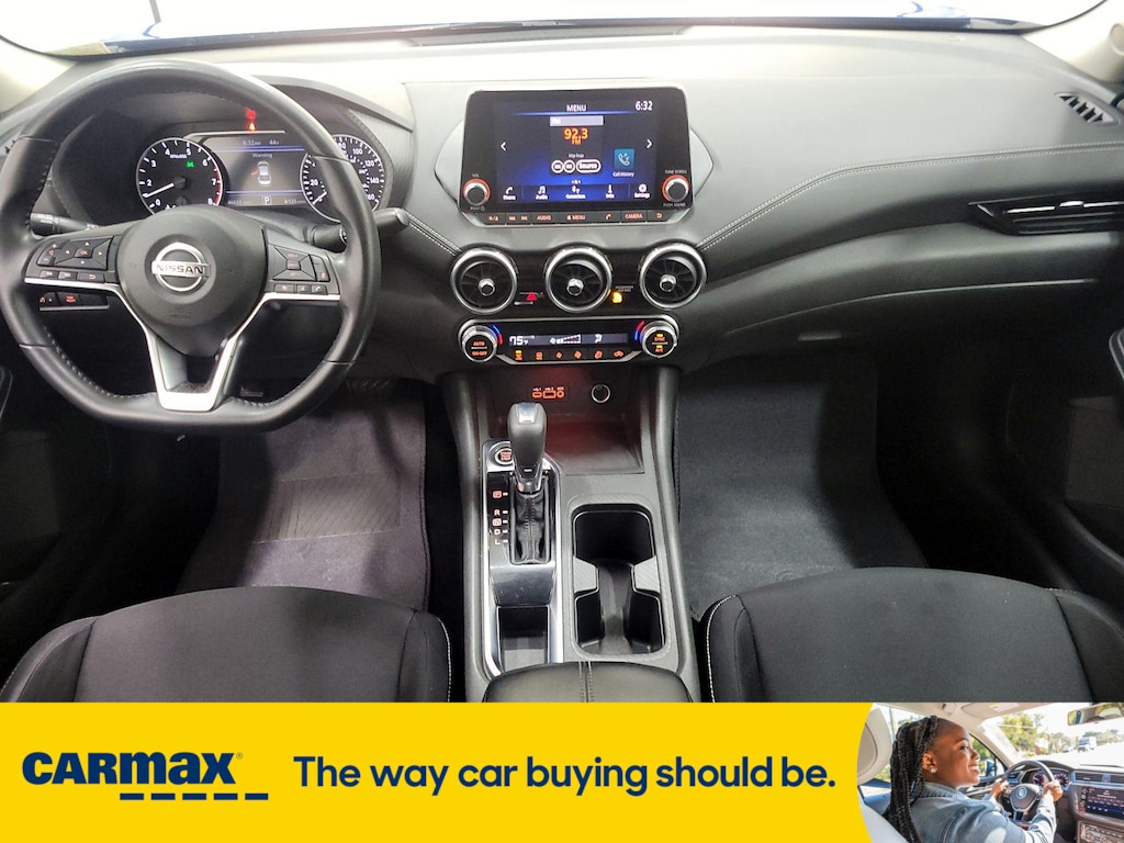 Vehicle image 10 of 24