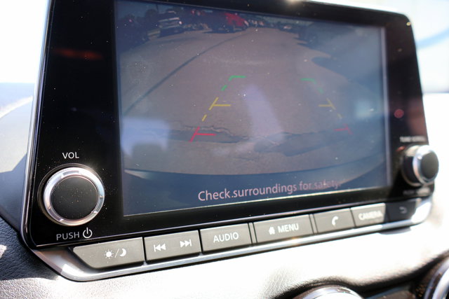 Vehicle image 15 of 22