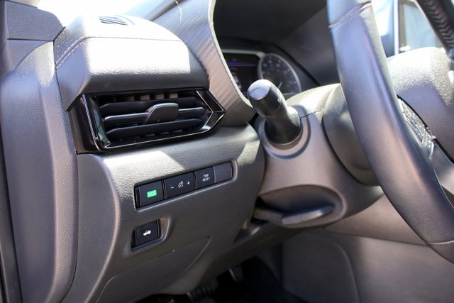 Vehicle image 11 of 22