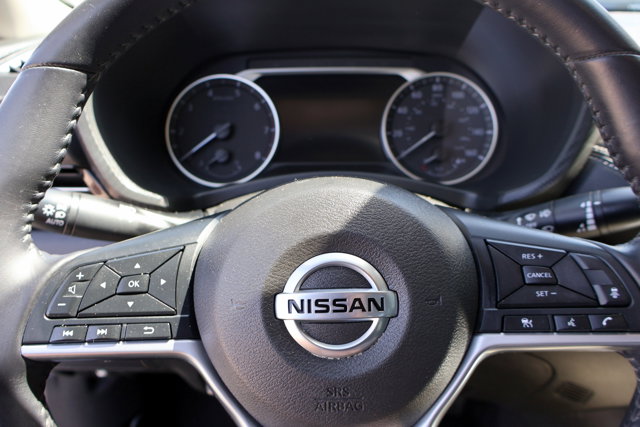 Vehicle image 13 of 22