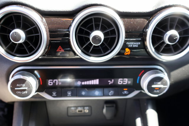 Vehicle image 17 of 22