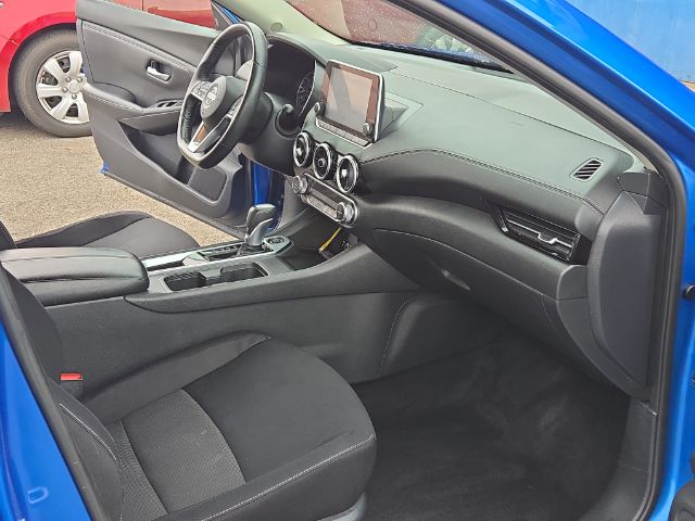 Vehicle image 8 of 21