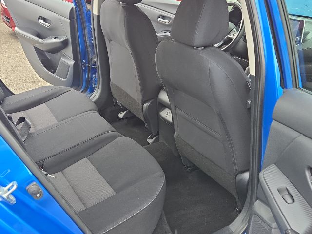 Vehicle image 14 of 21