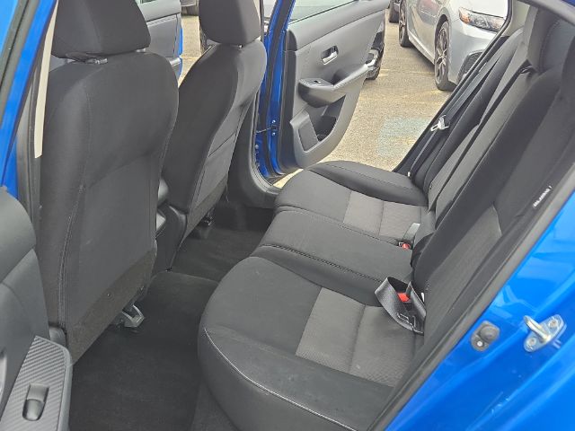 Vehicle image 13 of 21