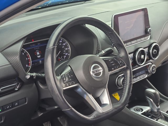 Vehicle image 10 of 21