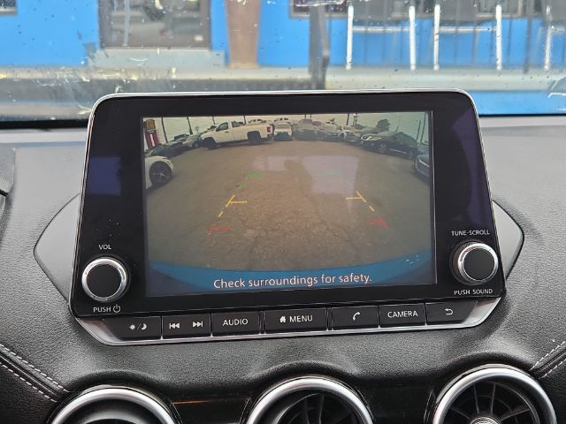 Vehicle image 19 of 21