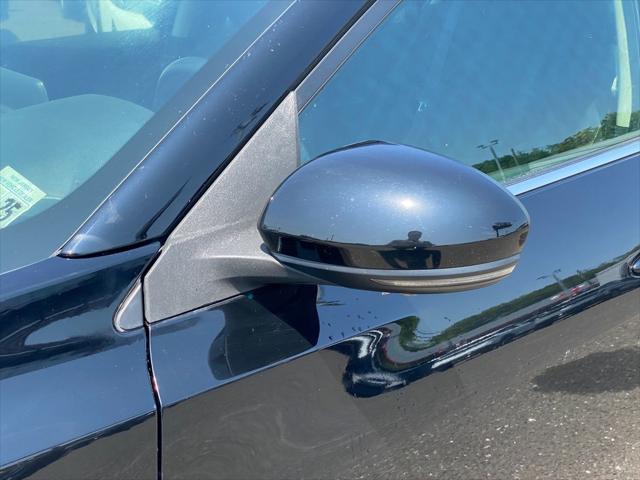 Vehicle image 11 of 25