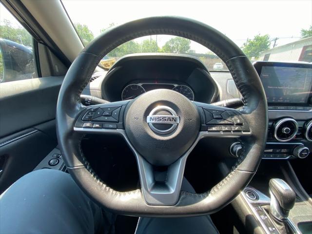Vehicle image 22 of 25