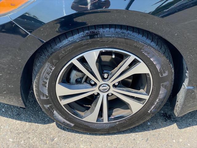 Vehicle image 10 of 25