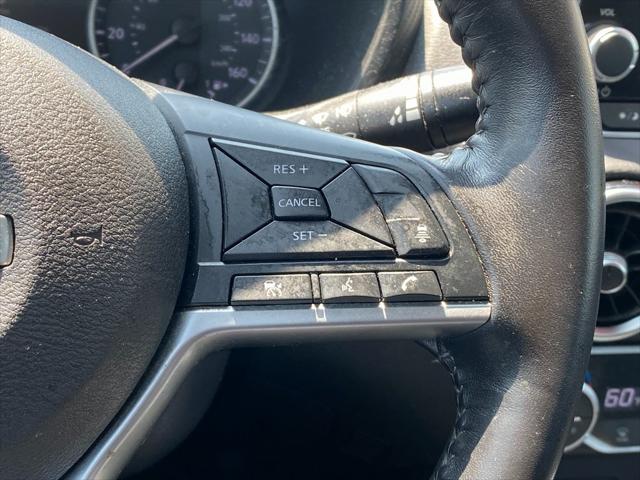 Vehicle image 23 of 25