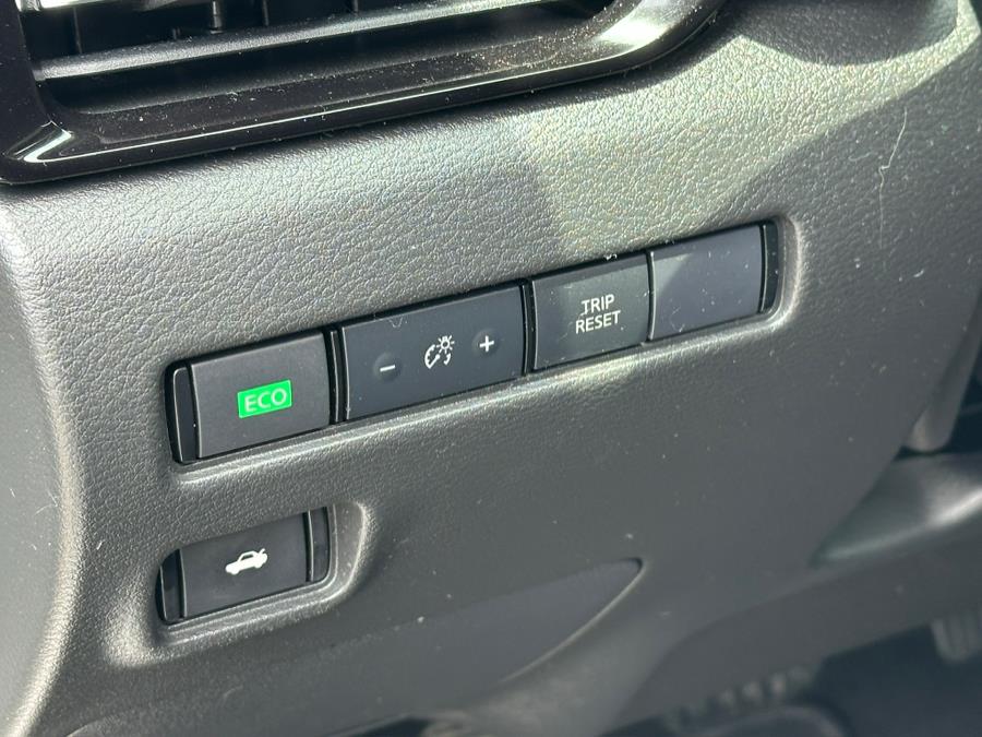 Vehicle image 15 of 41