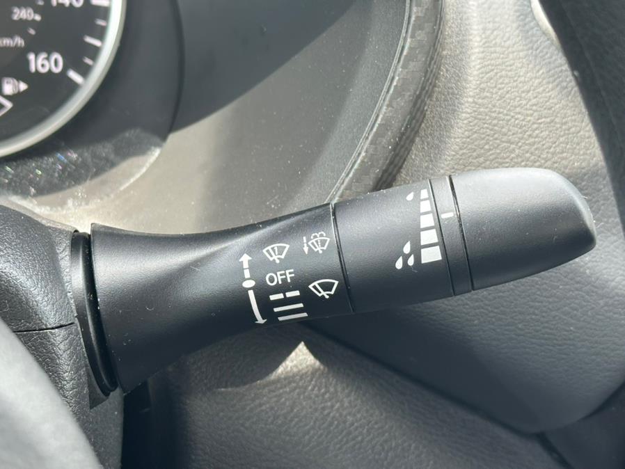 Vehicle image 31 of 41