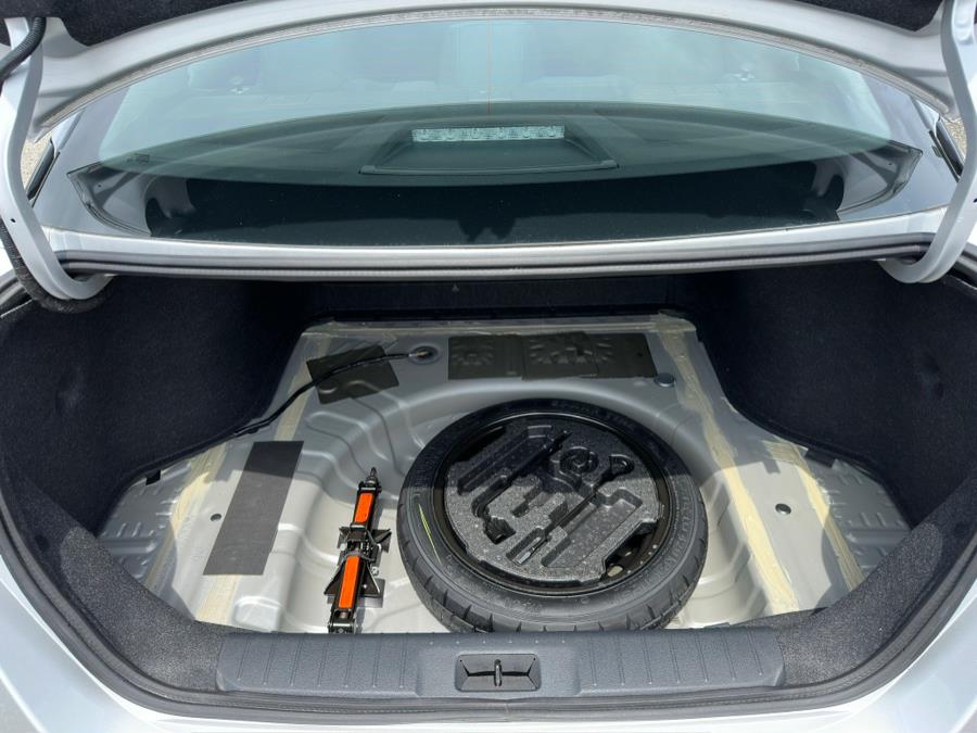 Vehicle image 35 of 41