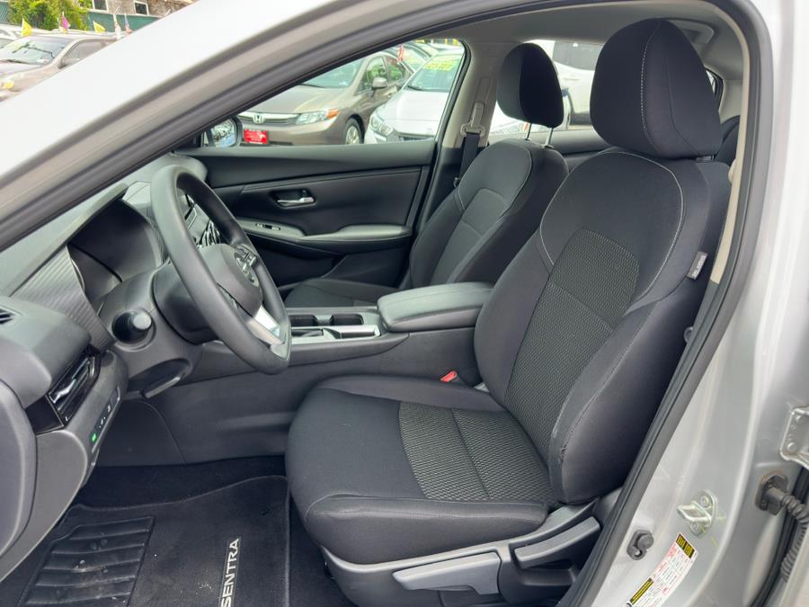 Vehicle image 10 of 41
