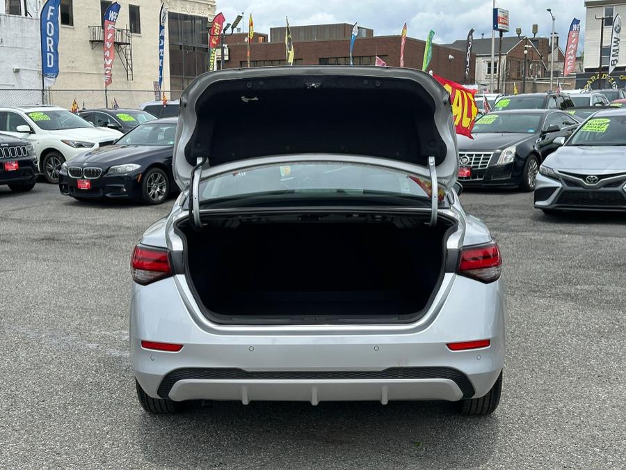 Vehicle image 33 of 41
