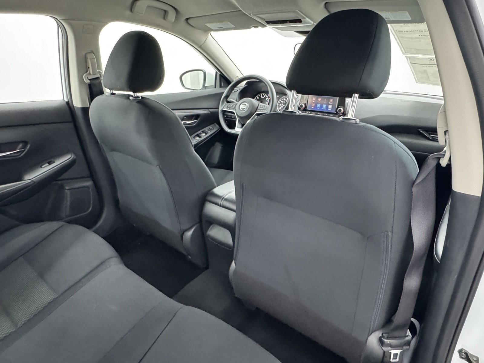 Vehicle image 40 of 52
