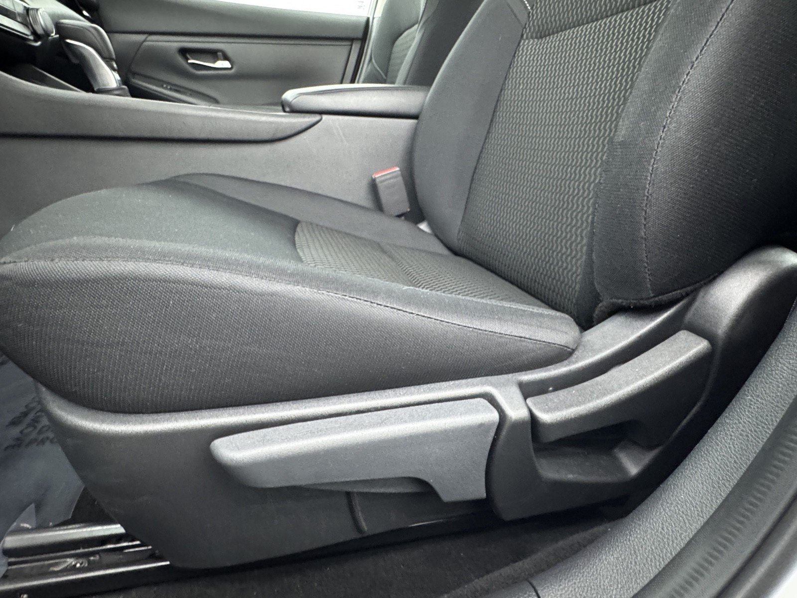 Vehicle image 20 of 52